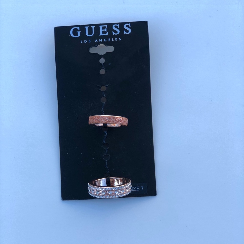 Guess rings - Picture 2 of 3